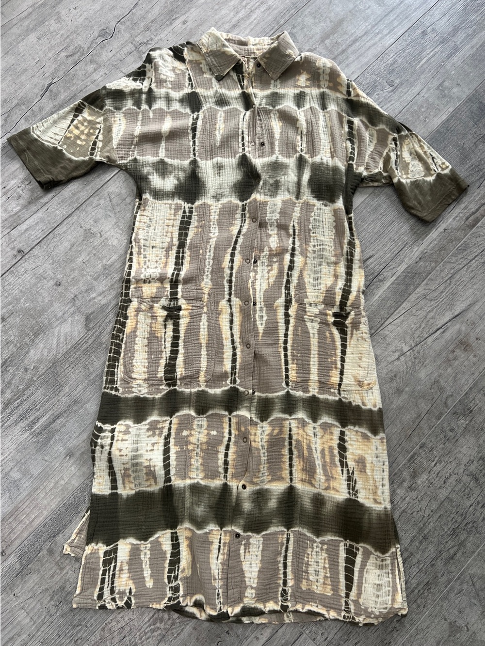 XCVI Boho 100% Cotton Gauze Dip-Dye Snap Front Kaftan w/ pockets